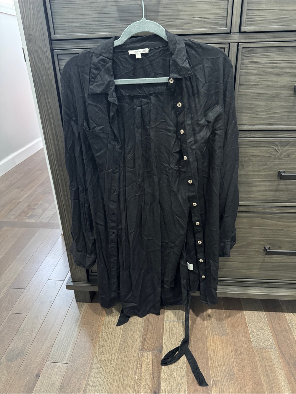 Women’s charlotte Russe button down dress
w florals on the arms size med